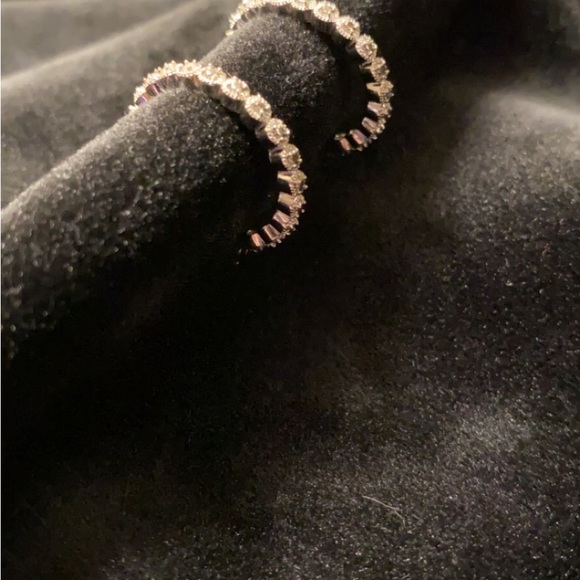 1/4 Carat Diamond hoop Earrings - Picture 4 of 4